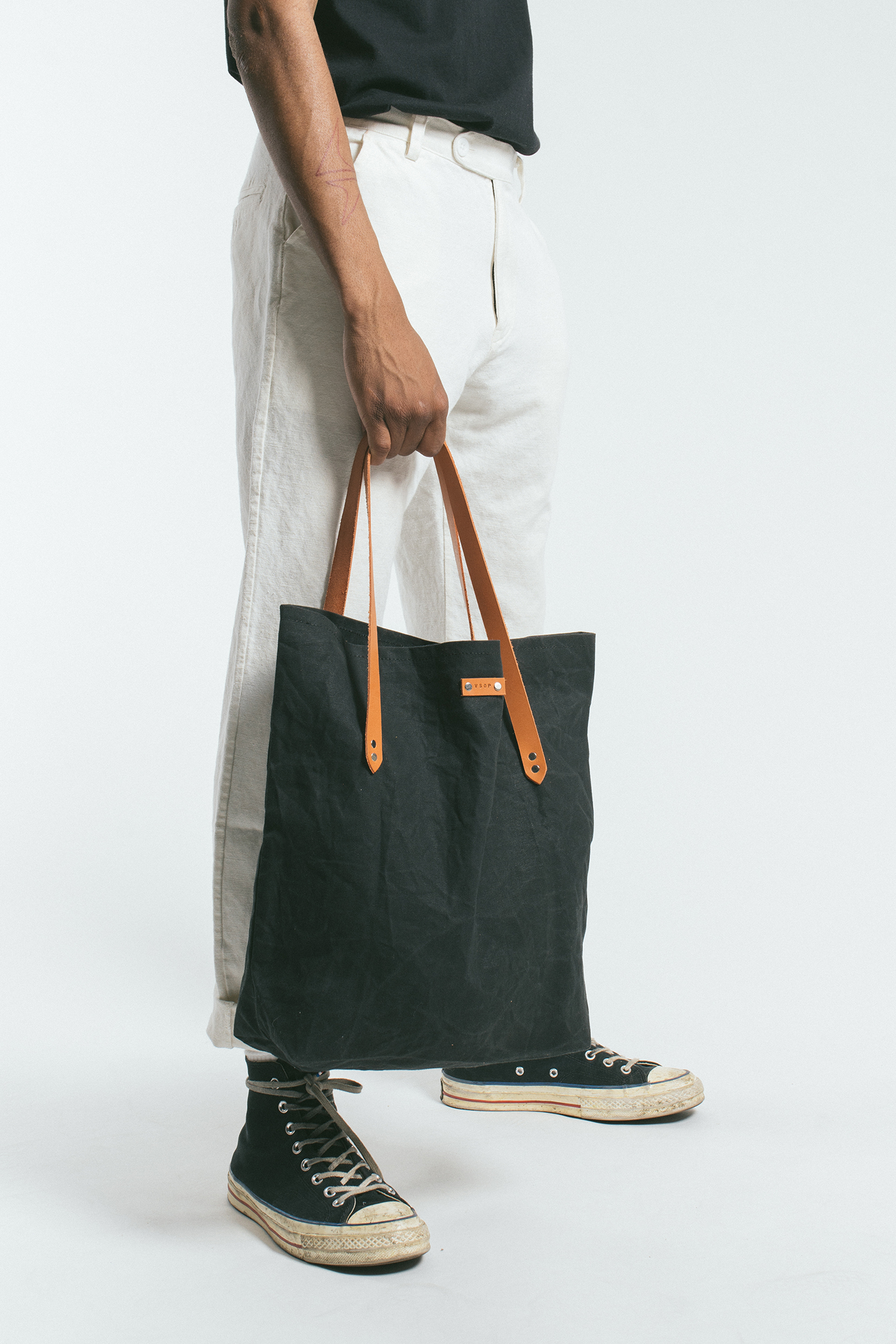 V TOTE BAG – VSOP X PAVO | Akomplice Clothing