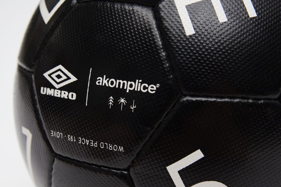 AK + UMBRO - LOVE & PEACE FUTBOL