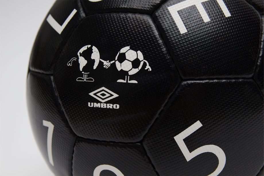 AK + UMBRO – LOVE & PEACE FUTBOL